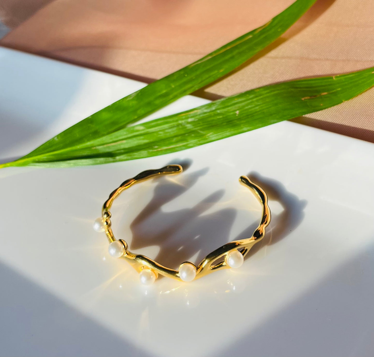 The Tidal Cuff - White